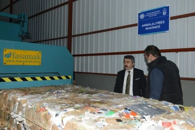 Yıldırım Belediyesi her ay geri d&ouml;n&uuml;ş&uuml;mle 5 bin ağacı kesilmekten kurtarıyor! 