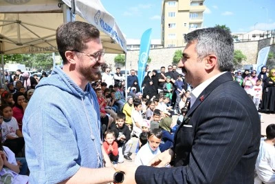 Yıldırım Belediyesi'nin d&uuml;zenlediği Teknoloji ve Gen&ccedil;lik Festivali'ne b&uuml;y&uuml;k ilgi