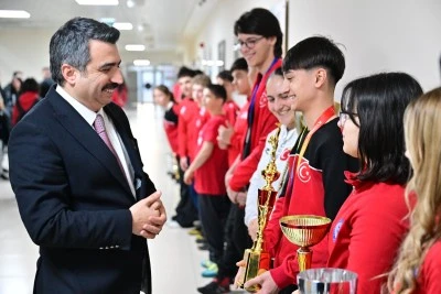 Yıldırım Belediyesi'nin milli gururları