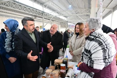 Yıldırım Belediyesi &uuml;reten kadınların yanında