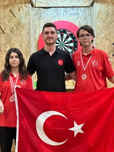 Yıldırım Belediyespor'un dart&ccedil;ılarından milli gurur
