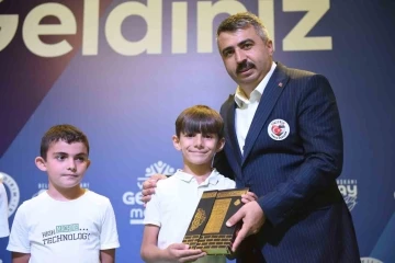 Yıldırım Gen&ccedil;lik Merkezi mezunlarını verdi