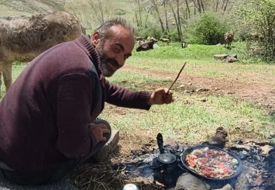 Yıldırım isabet eden &ccedil;oban hayatını kaybetti