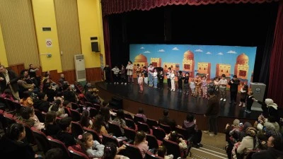 Yıldırımlı &ccedil;ocuklar kahramanlarıyla buluştu