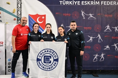 Yıldız Eskrimciler T&uuml;rkiye'yi İspanya'da Temsil Edecek