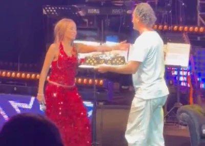 Yıldız Tilbe, Bursa konserinde konuştu: Biten bir &ouml;mr&uuml;n neyini kutlayacağım