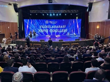 &lsquo;Yıldızlararası Zirve &Ouml;d&uuml;lleri&rsquo; verildi
