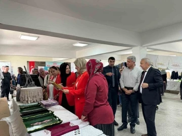 Yıldıztepe&rsquo;de Okuma Yazma Kursu&rsquo;na katılanlar belgelerini aldı
