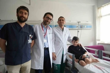 Yıllardır astım bronşit denilen &ccedil;ocuğun akciğerinde yumak &ccedil;ıktı