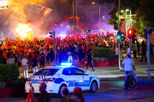 Yılmaz&rsquo;dan Cumhuriyet coşkusuna davet
