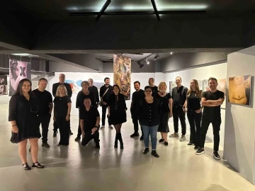 &lsquo;Yırtık&rsquo; fotoğraf sergisi tam not aldı