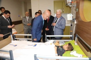 Y&Ouml;K Başkanı &Ouml;zvar&rsquo;dan İn&ouml;n&uuml; &Uuml;niversitesi Karaciğer Nakli Enstit&uuml;s&uuml;ne &ouml;vg&uuml;
