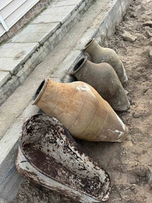 Yol &ccedil;alışmasında yakın tarihe ait k&uuml;p bulundu
