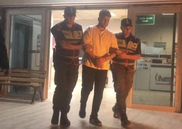 Yol verme kavgasında 1 kişiyi tabancayla &ouml;ld&uuml;ren ağabey ve kardeşi adliyeye sevk edildi