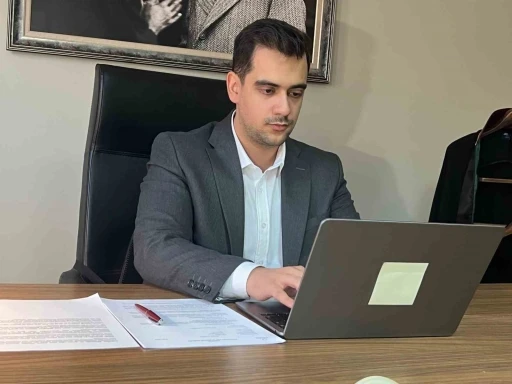 Yolcunun gl&uuml;tensiz sandvi&ccedil; talebini karşılamayan AJET&rsquo;e 141 bin 934 lira para cezası
