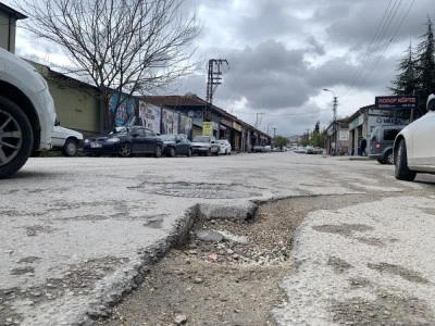 Yoldaki bozukluk "Kaza" değil, idari kusur! Aracınız hasar g&ouml;rd&uuml;yse tazminat alabilirsiniz