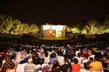 Y&ouml;netmen Aksu&rsquo;dan Denizli&rsquo;ye film m&uuml;jdesi
