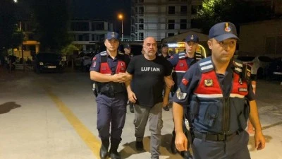 Y&ouml;netmen Ezel Akay ve kardeşi İneg&ouml;l'de uyuşturucudan g&ouml;zaltında