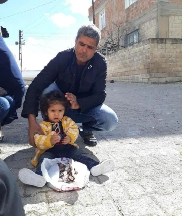 Yorgun merminin isabet ettiği &ccedil;ocuk yaralandı
