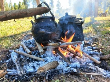 Yozgat&rsquo;ta &ccedil;obanların vazge&ccedil;ilmez lezzeti: &ldquo;Kara demlik &ccedil;ayı&rdquo;

