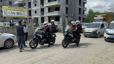 Y&uuml;ksekten d&uuml;şen iş&ccedil;i ağır yaralandı
