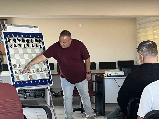 Y&uuml;k&uuml;ml&uuml;ler satran&ccedil; &ouml;ğrenecek
