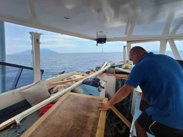 Yunan unsurları T&uuml;rk balık&ccedil;ı teknesine &ccedil;arparak hasar verdi