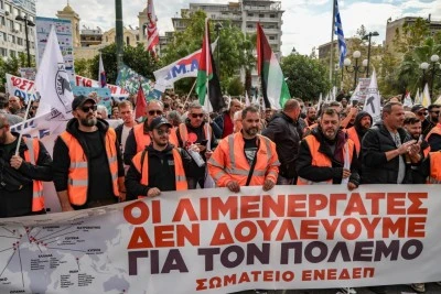 Yunanistan'da liman iş&ccedil;ileri savaşa karşı greve &ccedil;ıktı