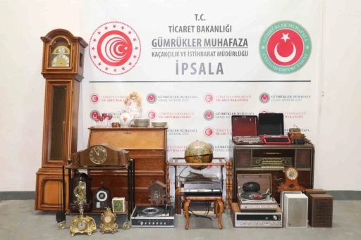 Yunanistan&rsquo;dan T&uuml;rkiye&rsquo;ye sokulmak istenen antika par&ccedil;alara el konuldu
