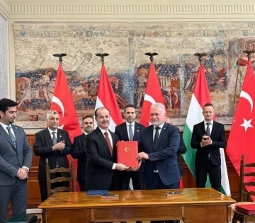 Yunus Emre Enstit&uuml;s&uuml;, Budapeşte E&ouml;tv&ouml;s Lorand &Uuml;niversitesiyle protokol imzaladı
