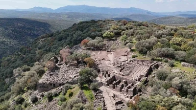 Yunusemre&rsquo;den Aigai kazı &ccedil;alışmalarına destek
