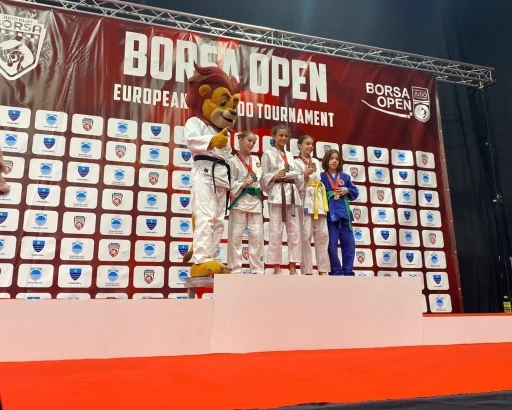 Yunusemreli judocular Bosna Hersek&rsquo;ten 6 madalya ile d&ouml;nd&uuml;
