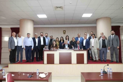 Y&uuml;reğir Belediyesi&rsquo;nin 2025 yılı mali b&uuml;t&ccedil;esi kabul edildi
