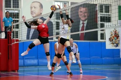 YurtLig voleybol T&uuml;rkiye Şampiyonası Denizli&rsquo;de başladı
