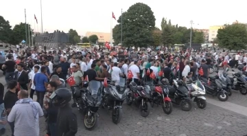 Y&uuml;zlerce motosikletli Filistin&rsquo;e destek i&ccedil;in konvoy oluşturdu
