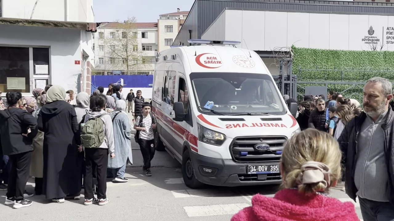 Y&uuml;zlerce &ouml;ğrenci hastanelik oldu