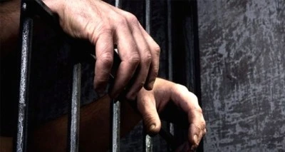 Zabıta personeli g&ouml;rev yaptığı kul&uuml;bede uyuşturucu satarken yakalandı