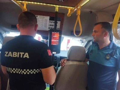 Zabıtalar halk otob&uuml;slerinde denetleme yaptı
