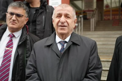Zafer Partisi Genel Başkanı &Uuml;mit &Ouml;zdağ, hakim karşısına &ccedil;ıktı