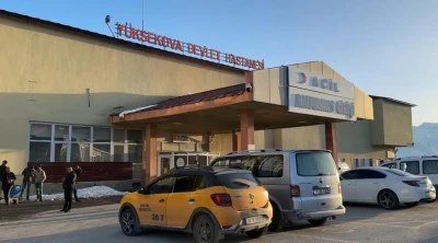 Zehirlenme ş&uuml;phesiyle 12 &ouml;ğrenci hastaneye kaldırıldı