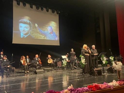 Zeki M&uuml;ren doğum g&uuml;n&uuml;nde &ouml;zel bir konserle Bursa'da anıldı