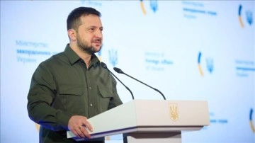 Zelenskiy: Hepimize d&uuml;şen en &ouml;nemli g&ouml;rev bu savaşı kazanmak