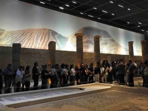 Zeugma Mozaik M&uuml;zesi ziyaret&ccedil;i akınına uğruyor
