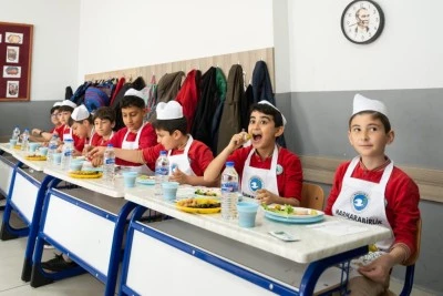 Marmarabirlik, zeytin k&uuml;lt&uuml;r&uuml;n&uuml; minik şeflerle geleceğe taşıyor