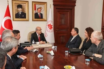 Bursa Zeytinbağı ortaokulu i&ccedil;in ilk imzalar atıldı