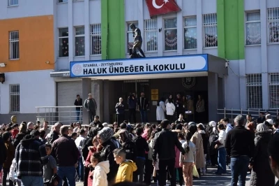 Zeytinburnu&rsquo;nda 19. Geleneksel Kitap Okuma Yarışması sınavı yapıldı
