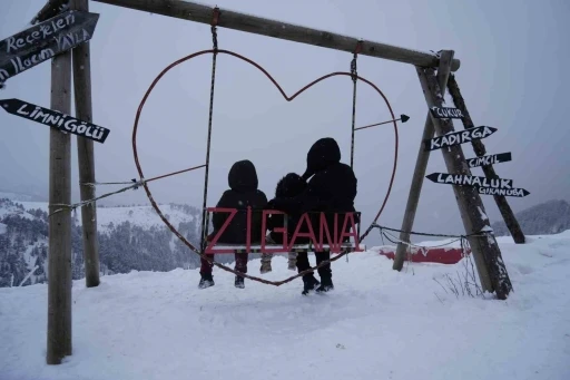 Zigana Dağı s&ouml;mestr tatiliyle birlikte ziyaret&ccedil;i akınına uğradı
