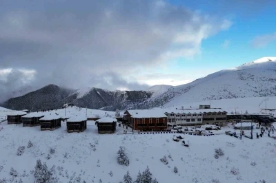 Zigana&rsquo;nın zirvesinde "kar" yoğunluğu