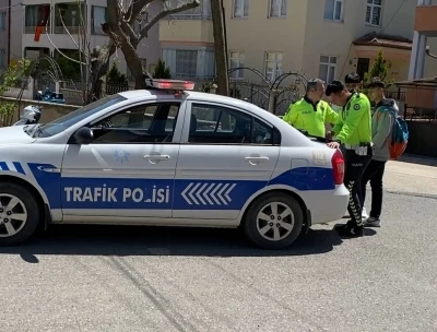 Zile&rsquo;de kasksız ve belgesiz motosiklet kullananlara ceza yağdı
