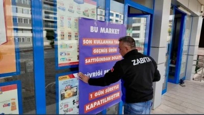Zincir market kapatıldı kapısına bu bilgilendirme asıldı 